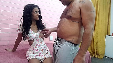 Arrombando o cu da estudante novinha brasileira morena