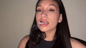 smoking & teeth focus