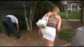 Return Of Lawn Man! Mature Tracy Gets Facial After Sex! (1 of 4 mp4 sd)