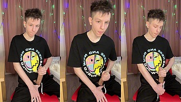 Quick Dorm Jerk Makes 23cm Cock Squirt Everywhere