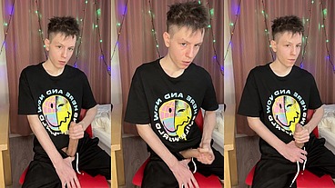 Quick Dorm Jerk Makes 23cm Cock Squirt Everywhere