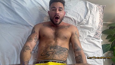 PAUZÃO PRETO GIGANTE DESTRUINDO CUZÃO DO PASSIVO TATUADO
