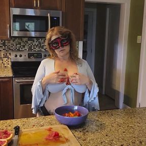 Crushing Food and RUBBING it onto My BIG MILF&rsquo;S TITS