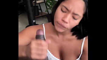 I have fun with my neighbor while my boyfriend is not at home -amateur couple- nysdel