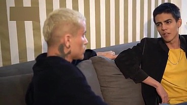 Patrão pegou eu fudendo o filho dele e acabou me comendo. - Completo