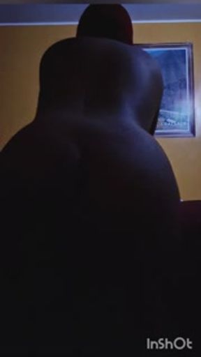 Peruana Puta me mueve bien rico el culo