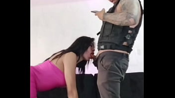 MI COMPA&Ntilde_ERO DEL TRABAJO DESDE HACE BASTANTE TIEMPO QUERIA TENER SEXO CONMIGO HASTA QUE UN DIA ESTABA CALINETE Y ACEPTE DISFRUTANDO DEMASIADO DEL ANAL QUE ME HIZO HASTA TERMINAR SACANDO TODO SU SEMEN