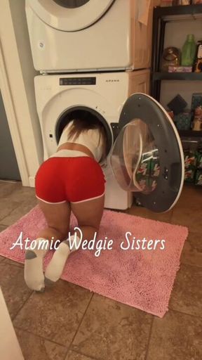 It’s a good thing Gracie came by who knows how long Jamie would have been hanging out there if Gracie hadn’t come by to “help” 🤣😜😈