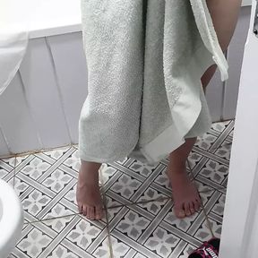 Step son caught step mom naked in bathroom washing her pussy