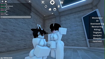 Chicas traviesas se divierten en roblox jeje~~