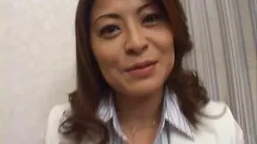 Reona Azabu Lovely Japanese babe gives a hot blowjob