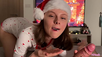 Gentle New Year'_s blowjob and sex with a cute real girl