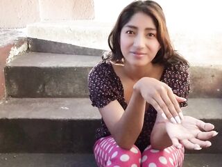 Esposa INFIEL follada en CUATRO en las gradas de su casa!