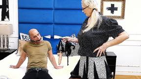 ”Dominant mature hoe fucks & squirts all over her sub lover (with pegging)”