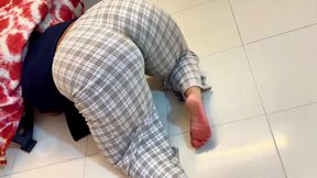 Big Round Ass Muslim Sexy Stepmom Stuck Inside Tea Table &amp; Want Anal Fuck From Stranger - Wide Pussy