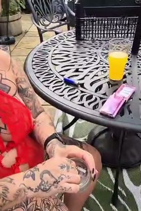 Smoking with Joolz