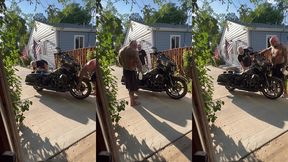 update #103 (september 13, 2022) me and jim love washing my harley in the hot ass sun!