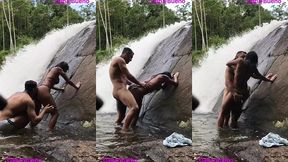 sexo gostoso na beira da cachoeira dana bueno foi a cachoeira com o lutador de mma allan guerra gomes