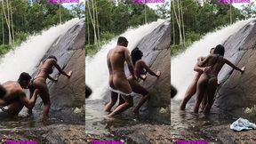 sexo gostoso na beira da cachoeira dana bueno foi a cachoeira com o lutador de mma allan guerra gomes