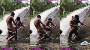 sexo gostoso na beira da cachoeira dana bueno foi a cachoeira com o lutador de mma allan guerra gomes