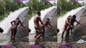 sexo gostoso na beira da cachoeira dana bueno foi a cachoeira com o lutador de mma allan guerra gomes