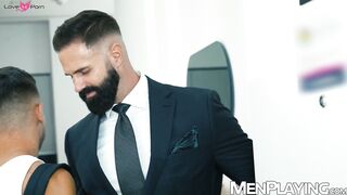 Bearded hunk Dani Robles deepthroats and breeds employee Jony Star