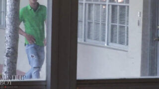 Татуированные гей-шлюхи трахаются в задницу без презерватива