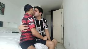 torcedor perdeu a aposta e teve que dar o cuzinho pro porteiro dotado