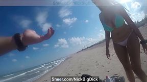 Follando en una playa publica con esta preciosa latina de tetas perfectas