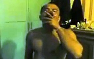 Gay Indo bareback (Top sambil ngerokok)