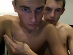 Two cocky twinks in love and naked on cam