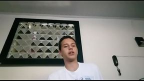 Iori na zooflia com dinossauro