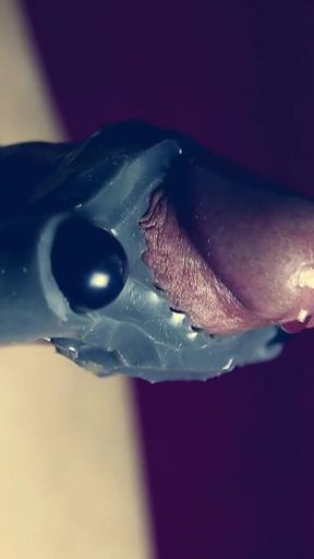 This Vibrator Is Too Weak for Me to Cum.