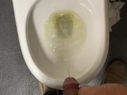 JordiStardust urinating and strokes his big dick