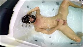 420a - MEN ONLY - Man Underwater