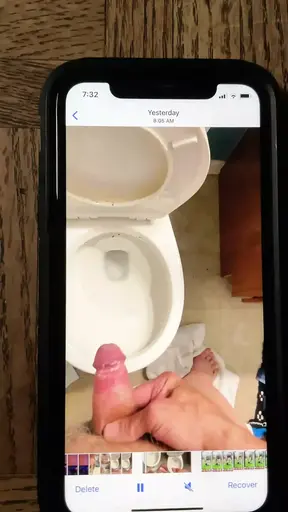 Piggy toilet jerking pt 2