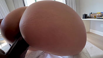 Big Booty Pornstar Kelsi Monroe&#039_s First Attempt at Dredd&#039_s BBC