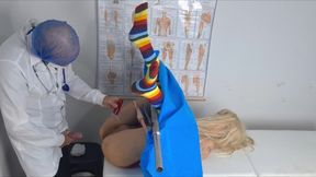 ginecologista fode paciente na mesa de exame!