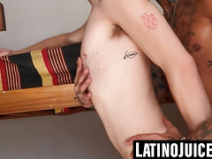 Tatted Kendro Boy fingers me before pounding my sweet ass