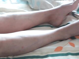 My ally's stepson masturbates looking at my shaggy snatch after flashing me on the beach