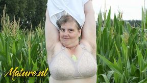 Massive Titney Grabs Her Humongous Booty & Flaps Her Fleshy Clam in Cornland Frenzy