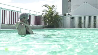 asian chick pool alone [H27]