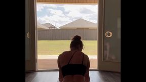 Stretch with Simone Steele