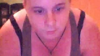 Amateur Girl Changes Clothes on Webcam