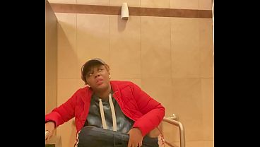 alliyah alecia in public bathroom