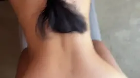 Mejor amiga seduce con su co�o mojado a su amigo �quiero tu semen en mi cuerpo!