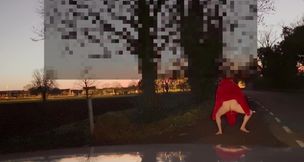 Naked with my bum in the air when the van passes
