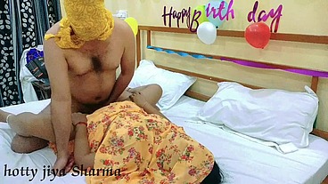 XXX नई चूत को चोदा घर मे जब रात मे कोई नही था रूम मे