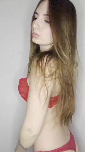 Tiny teen shows off her tits on OnlyFans
