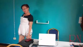 Secretary shows pussy The boss shoots a naked secretary on video